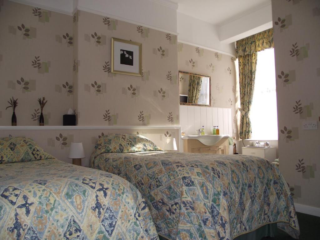 Ginnie'S Guesthouse Клийторпс Екстериор снимка